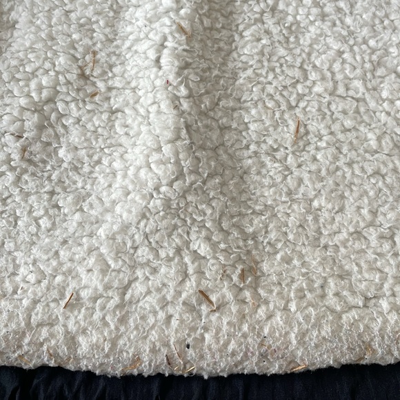 + HOLLISTER + Cropped Puffer Jacket - Picture 12 of 13